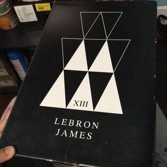 Lebron XIII - Picture 2 of 3